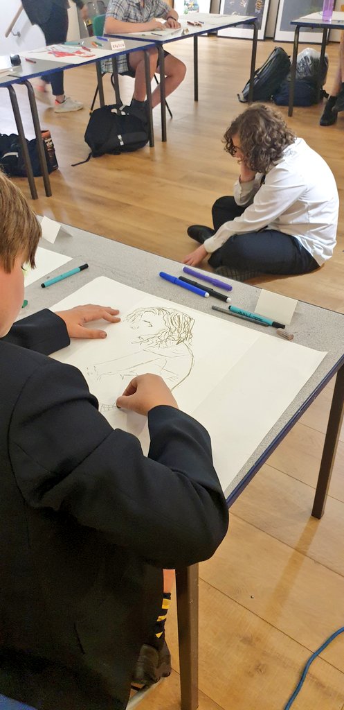 GeraldMooreGall's tweet image. GCSE Kickstart is back with some life drawing, supporting students taking #ArtGCSE led by @TheLilyGerm. Open to all school students. Book here bit.ly/3Cba93j #artteacher #teachart