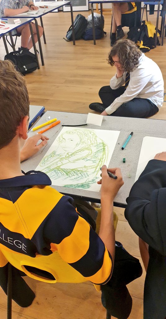 GeraldMooreGall's tweet image. GCSE Kickstart is back with some life drawing, supporting students taking #ArtGCSE led by @TheLilyGerm. Open to all school students. Book here bit.ly/3Cba93j #artteacher #teachart