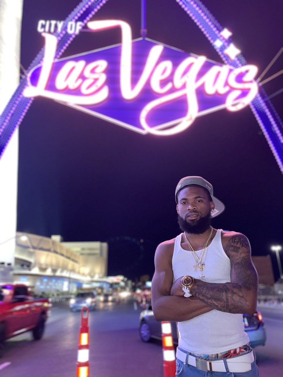 203shifty's tweet photo. Life f*cked up… its like you flip a coin &amp; hope you lucked up…In the streets the devil playground don’t get sucked up 🔮 https://t.co/2Q0W3b0Q40