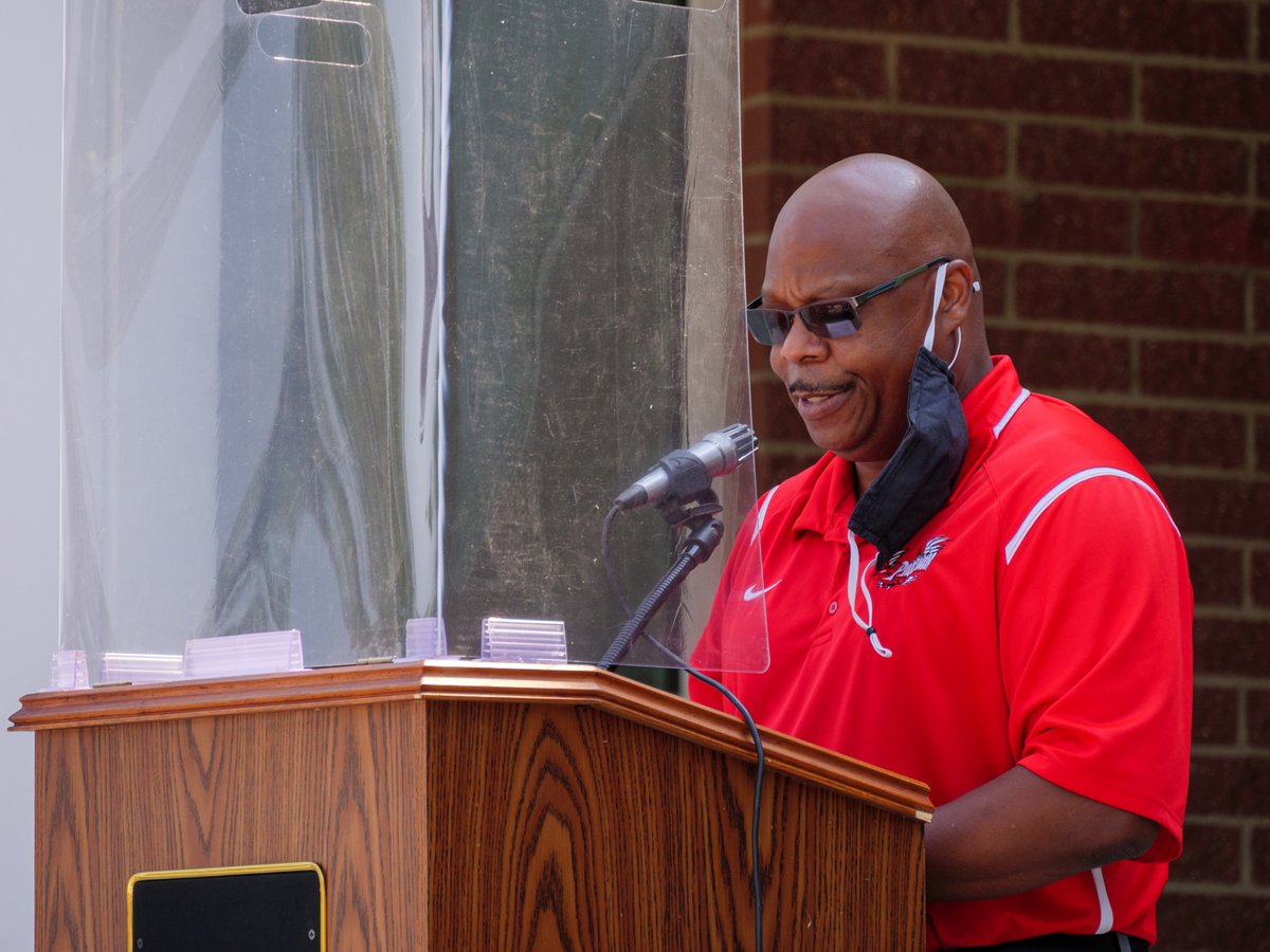 “To create positive change in the world, you must work collaboratively with others.” -Brad Gellert

On Sept. 12, The Oberlin City School District, community and others gathered to celebrate the opening of their new, advanced 62,000 sf elementary school. 

thendesign.com/oberlin-city-s…