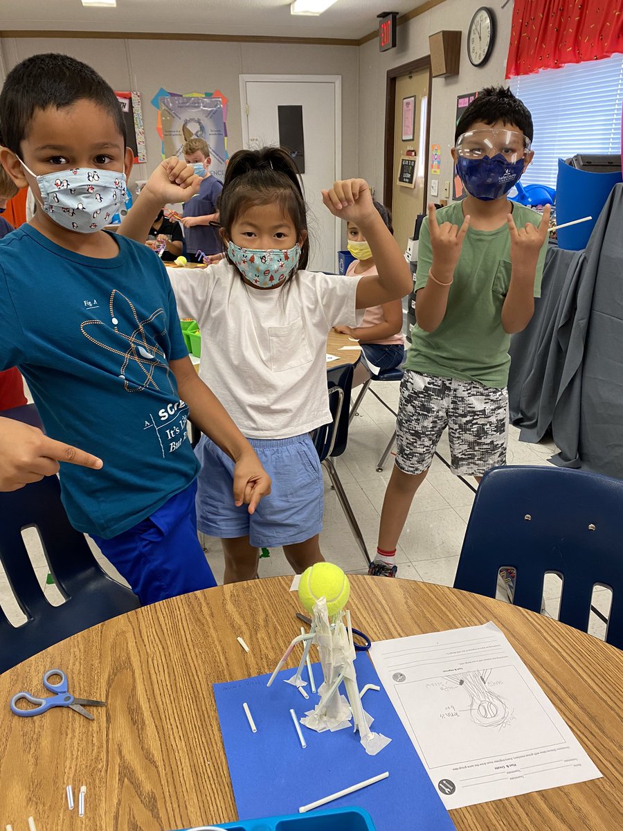MosaicES_STEAM's tweet image. What do you do when your tennis ball tower is successful? You “shake your booty with joy!” (according to one third grader). Love these joyful victories! #STEMed #iteachsteam @FCPSSTEAM @MES_MrsJildeh