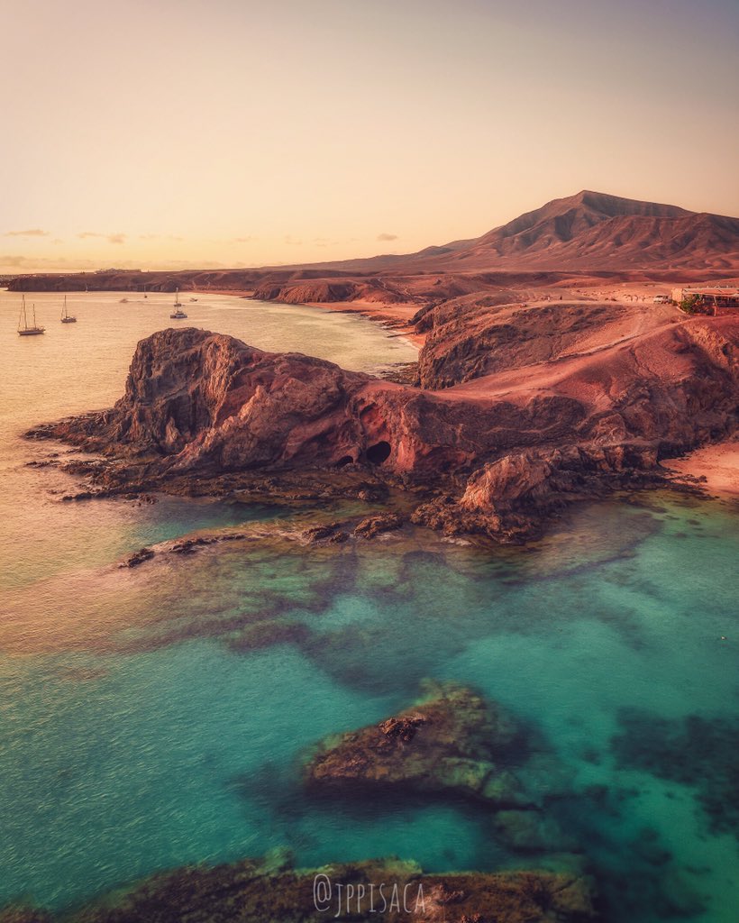 jppisaca's tweet photo. ➰Papagayo➰🌄 @Lanzarote3C @TurismoLZT @HolaLanzarote  #latituddevida @canarias_es @tiempobrasero @ElTiempo_tve @TurismoSpain @TurismCanarias #tesoroscanarios  @TurismoGobCan @rtvces @eltiempoa3 #turismospain @VickyPalmaMeteo https://t.co/vCMYFDJ4nH
