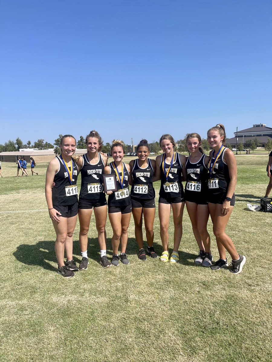 1st place HS girls team at Heritage Hall today.                                          Individual Medals: 3rd-Hanna Williams, 4th-Arrianna Coyner, 6th-Kinley Anglin, 8th-Jaelin Cox #xc