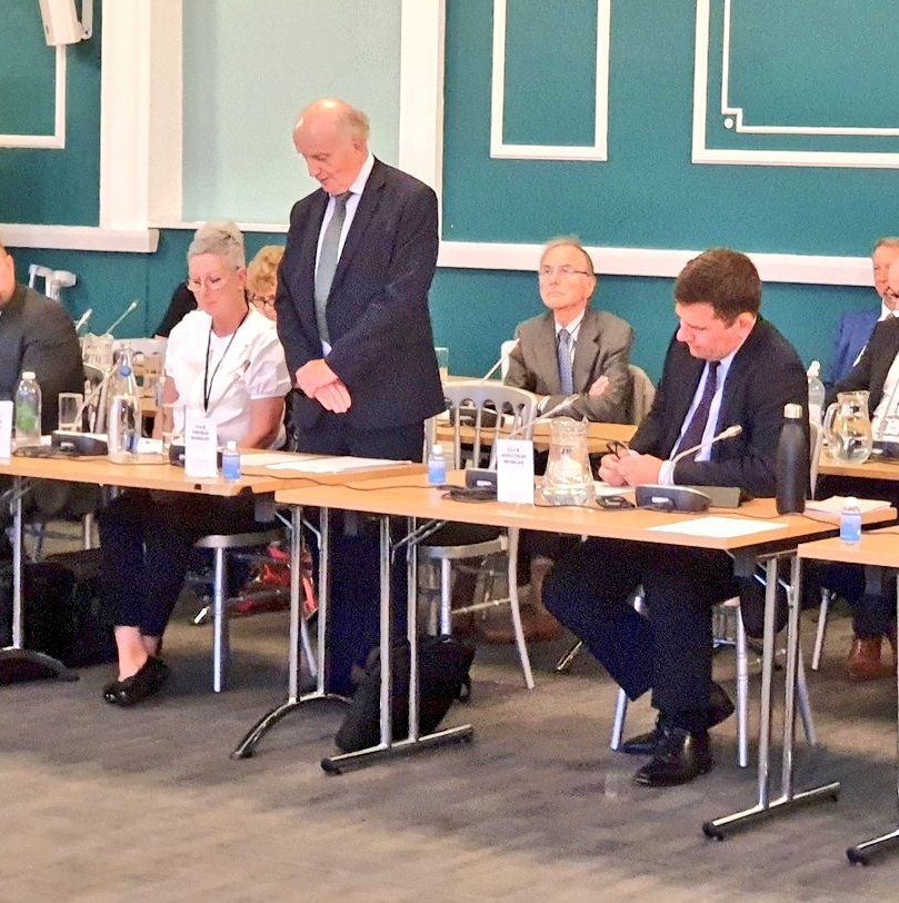 CharnwoodBC's tweet photo. Deputy Leader of the Council Cllr @tombarkley14 is proposing to confer the title of Honorary Freedom of the Borough on Leicester City Football Club @lcfc. 
#LCFC https://t.co/hyoOnVyRpi