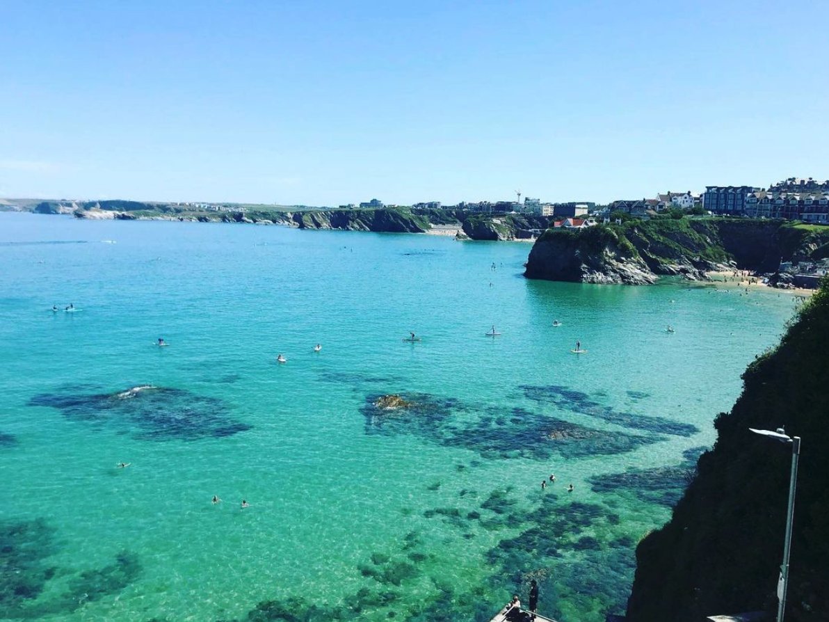 Costa Del Newquay 

📸 @oceansidenewquay