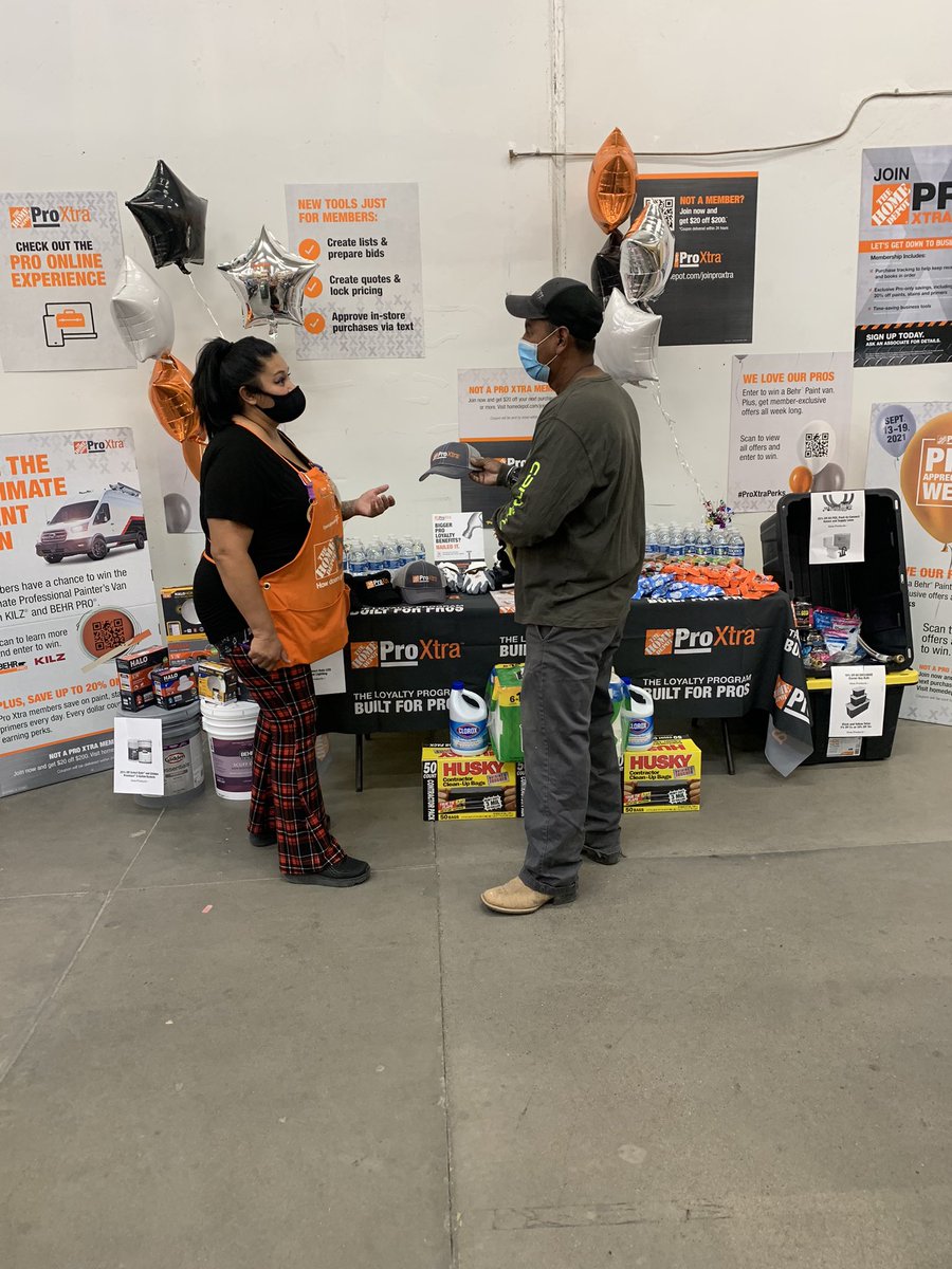 Happy Pro Appreciation Week!! Angel our Pasa teaching our pros all about  @ProXtraPerks!! @Patrickhd1534 <a href="/MattCramer179/">m</a>