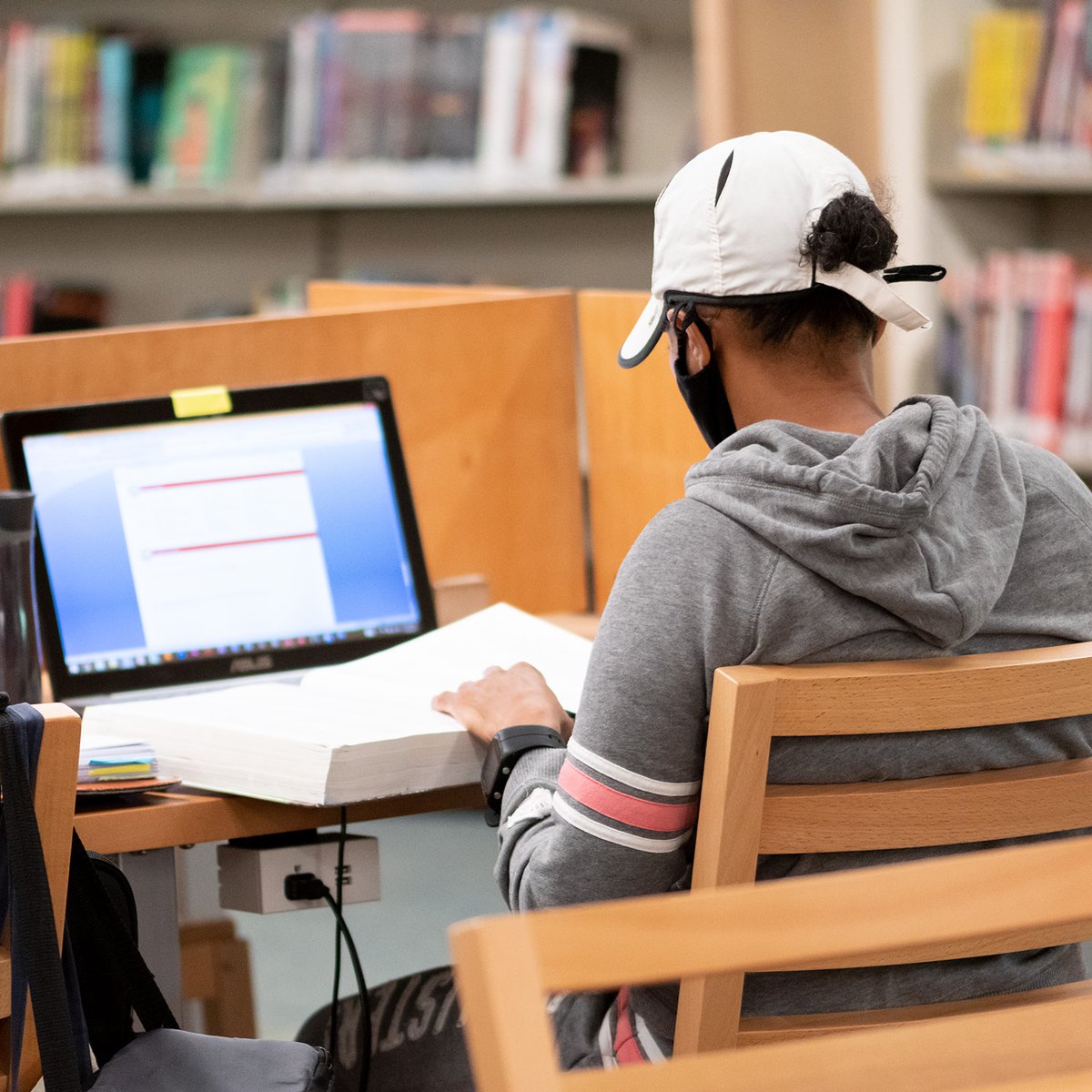 GWLibrary's tweet photo. It's a new school year, so you know what that means! More...homework 📚📓📝

While we can certainly think of some more enjoyable activities (we'd rather be reading!), if you do need a place to spread out for quiet study, stop by the Main Library's new Reading Room and Teen Area. https://t.co/S5EwMIc82x