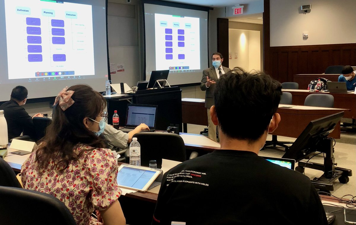washuolin's tweet photo. Great to see students in class and profs in action! This is Sergio Chayet's project management class, with 33 students. The course analyzes complex projects and discusses tools for managing them, giving students skills they'll use throughout their careers. #OlinNow https://t.co/8LbArk3Cqf
