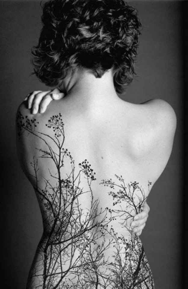 dajc_thoughts's tweet photo. .
indelible lines concealed with pale exhibition
Photo: Pinterest
#sixwords #playingwithwords #flowers #womanandflowers #poeticplayground #images #blackandwhitephotography
#whiteblooms #inkednotes #exhibition #tattoo #skin
#concealedscars https://t.co/soO4mW6wed