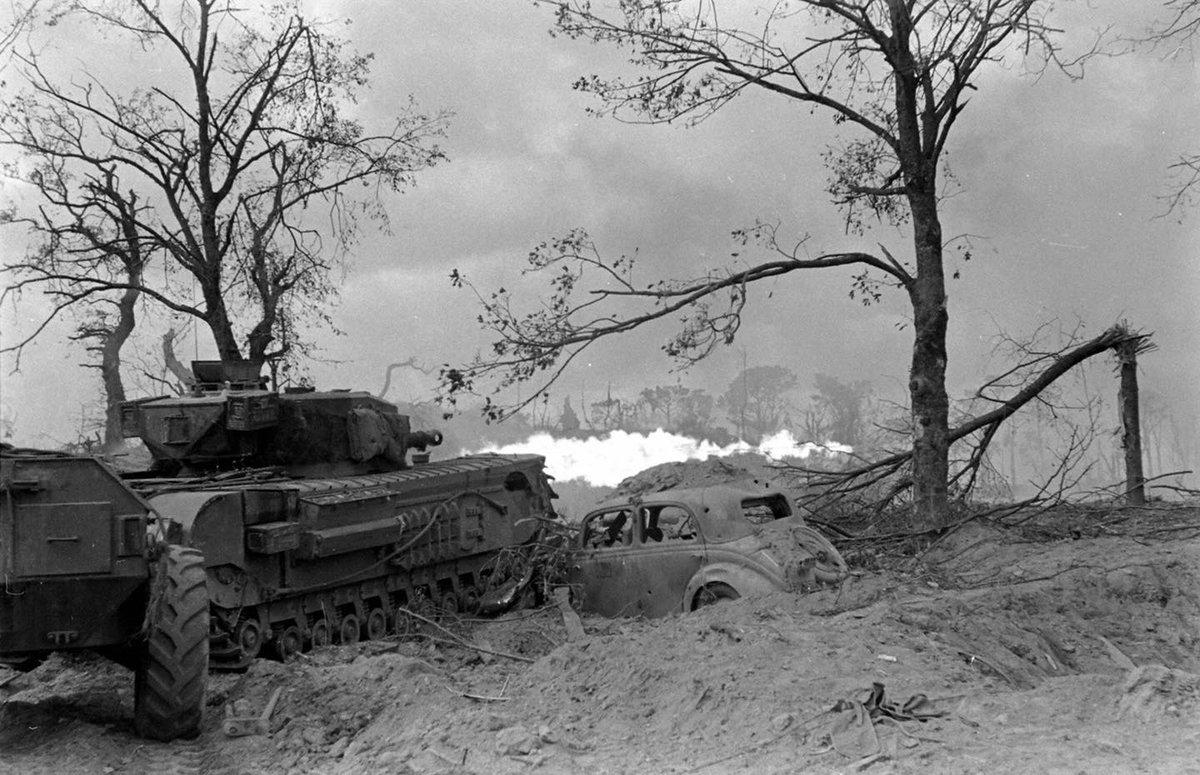 the_worldatwar's tweet image. A Churchill &apos;Crocodile&apos; flamethrower tank from 141 RAC assisting US forces during the Battle for Brest, September 1944. Life Magazine image by David Scherman. #WW2