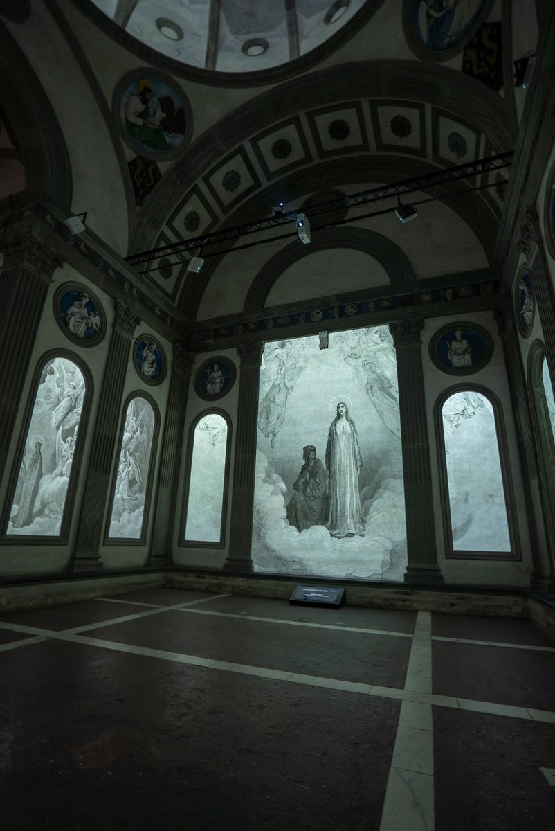 Un ambiente della cappella Pazzi in Santa Croce con le videoproiezioni delle incisioni rivisitate