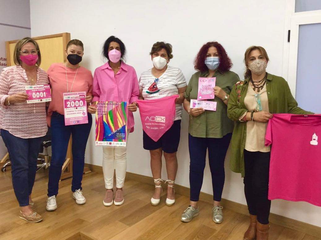 ¡Octubre es rosa!💓 Hemos colaborado imprimiendo 𝟰𝟬𝟬𝟬 𝗱𝗼𝗿𝘀𝗮𝗹𝗲𝘀 𝘀𝗼𝗹𝗶𝗱𝗮𝗿𝗶𝗼𝘀 y hoy hemos acompañado a <a href="/AOEXPlasencia/">Aoex Plasencia</a>  en la rueda de prensa de presentación.
Los encontraréis a la venta en comercios de Plasencia.
¡𝗩𝗮𝗺𝗼𝘀, 𝗠𝗮𝗿𝗲𝗮 𝗥𝗼𝘀𝗮!💗💗💗👏🏻👏🏻👏🏻