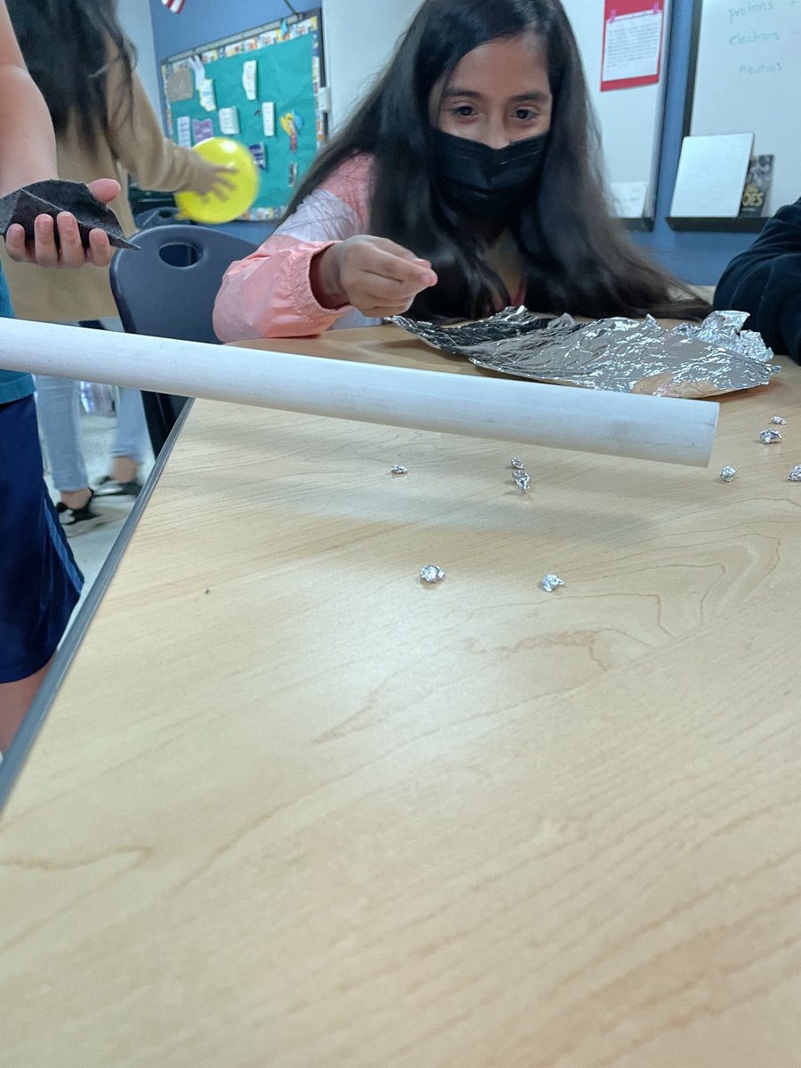 HSE_Matthews's tweet photo. Learning about Static Electricity ⁦@HembreeSprings⁩ is so fun! #science https://t.co/itbU4PyptE