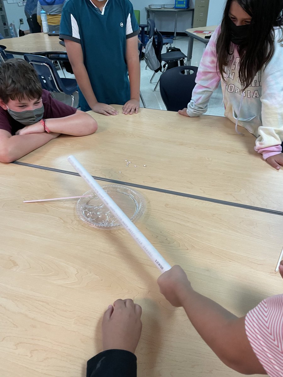 HSE_Matthews's tweet photo. Learning about Static Electricity ⁦@HembreeSprings⁩ is so fun! #science https://t.co/itbU4PyptE