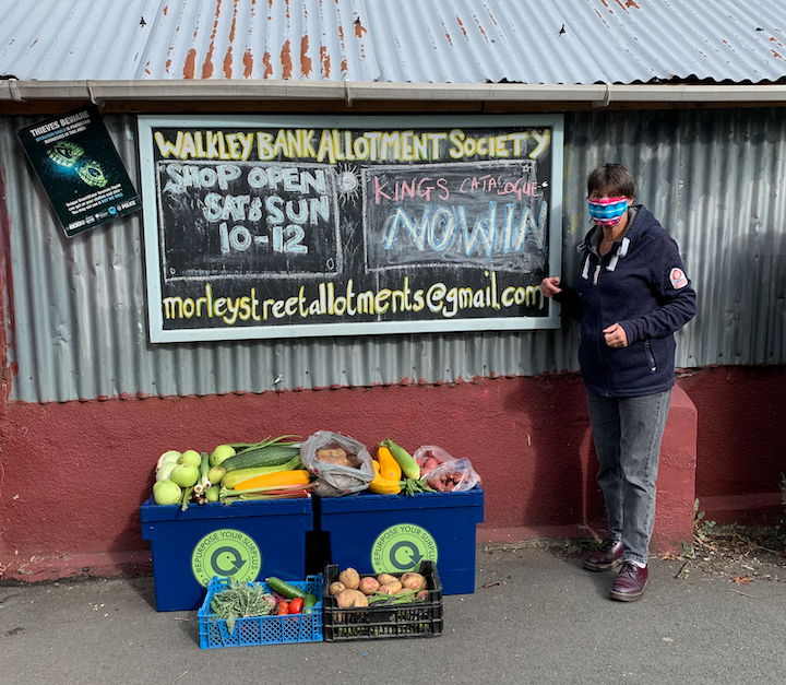 TheFoodWorksSHF's tweet photo. Thanks to Morley Street/Walkley Bank Allotments for their first group donation. A massive 34kg of fresh vegetables and fruit!
Get involved here: https://t.co/iqS0iLTHzH
#GrowARow #RepurposeYourSurplus #Allotmentuk #GrowYourOwn #AllotmentLife #Sheffield #FoodWorks https://t.co/aYlbk5azNW