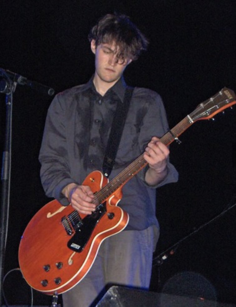 Eye0pener2's tweet photo. Josh Klinghoffer con algunas guitarras magníficas, durante la gira de PJ Harvey en el 2004.
+
📸 G10sg10w
#joshklinghoffer #pluralone #pjharvey #simondingarcher #robellis #uhhuhhertour @Pluralone1 @orgmusiclabel https://t.co/UXiJ46KHFp