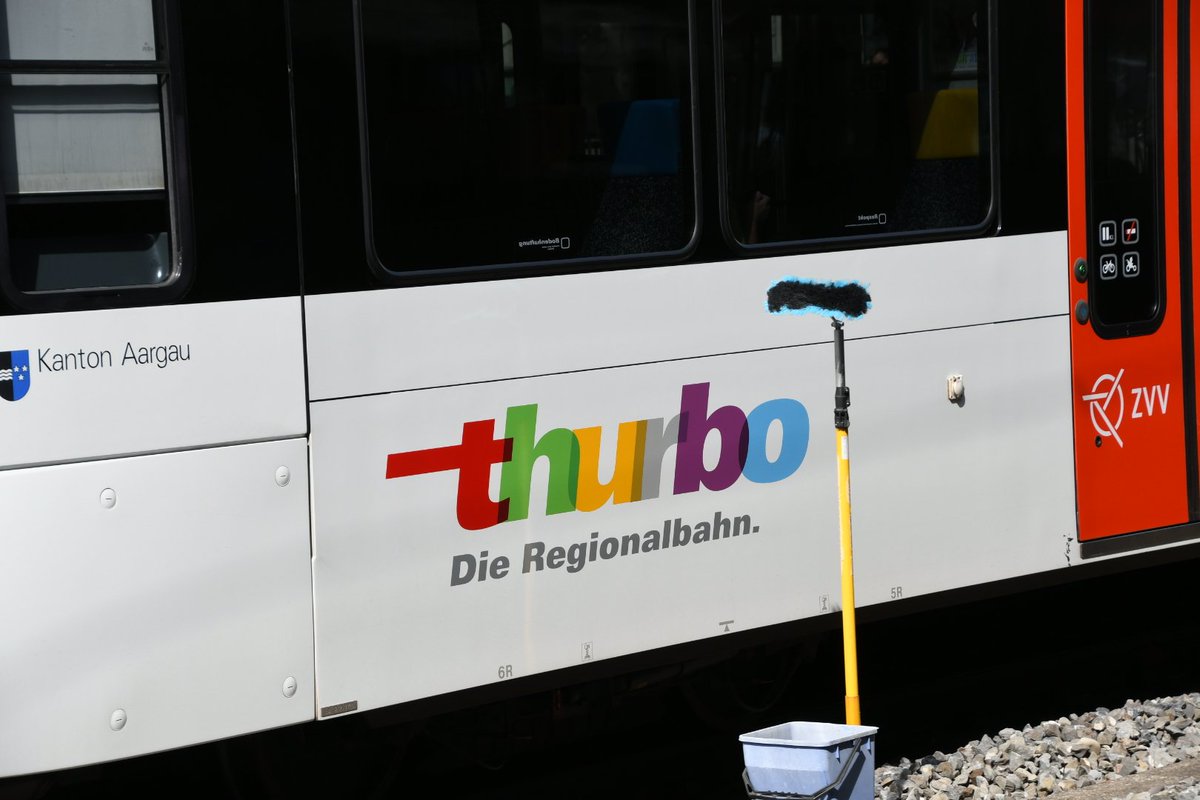 funimag's tweet photo. Thurbo Zug Die Regionalbahn at St Gallen station  🇨🇭 🚄 
#railway #ThurboZug #StGallen #Bodesee #Switzerland https://t.co/J9BfQON2Lk