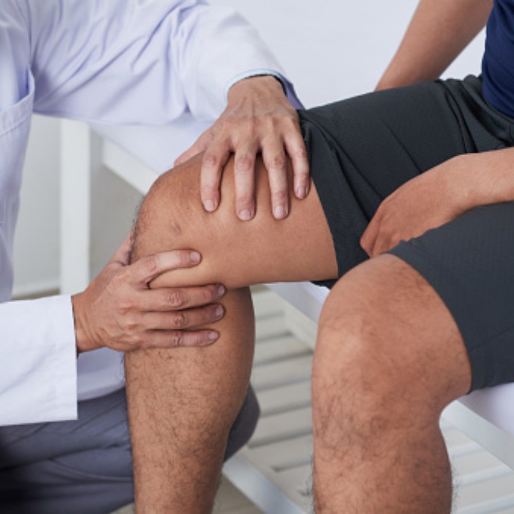 ⚾️  Life can throw you some unexpected curveballs. Athletes of all ages can experience a variety of sports injuries from a shin splint to a sprain or fracture. FastMed is here to provide care for your sports-related injuries. Learn more at fastmed.com/services/urgen….