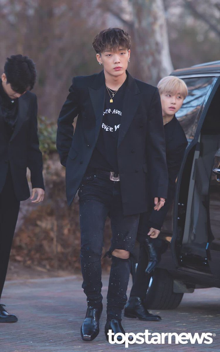 MemoryiKON's tweet photo. ถ้าบ๊อบบี้มาในลุคออลแบล็ก นิ่งๆ คีพคูลก็คือ…หล่อเท่ห์ที่สุด 😳😳😳✨
OUR LUCKY MAN BOBBY
#6YearsWithBOBBY
#LoveAndFall4Bobby
@bobbyranika @YG_iKONIC https://t.co/RgcevtlPiQ