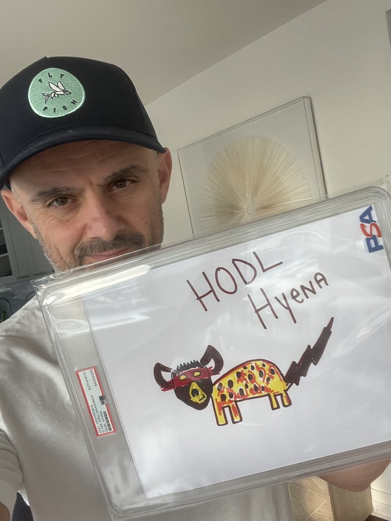 garyvee's tweet photo. Hint : hodl https://t.co/nTbclH5fOE
