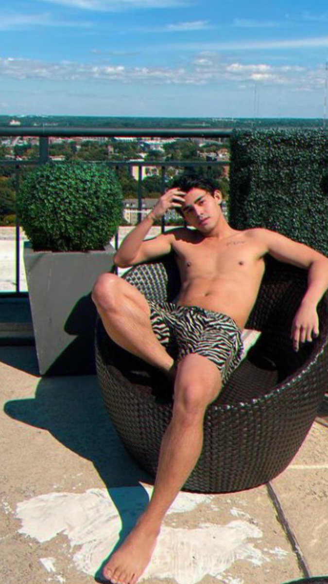 ARAW MO INIGO NGAYON

happy Birthday INIGO
from INIGONATICS