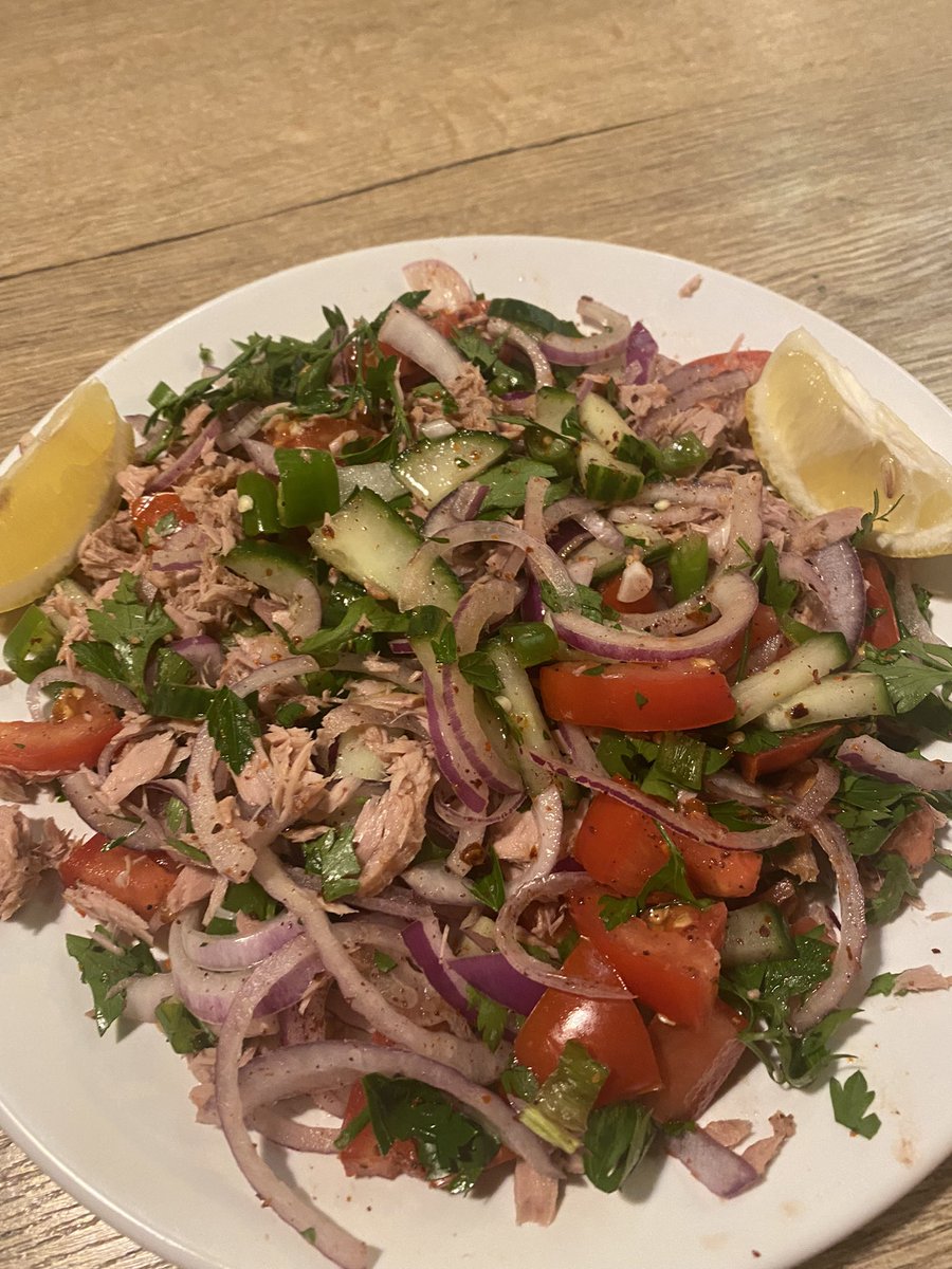 VitMachin7's tweet photo. Sağlıklı beslenmekten ölcezzzz 🍽 https://t.co/XiD7wpiKs1