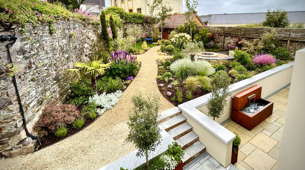 DamienKeane's tweet photo. This garden has everything from lush planting, a fire pit and a beautiful water feature.
.
#keanespaces #wexfordgarden #gardendesign #irishdesigner #firepit #waterfeature #landscaping #gardening #wexfordtown #patio #planting https://t.co/cn6yuX7pYp