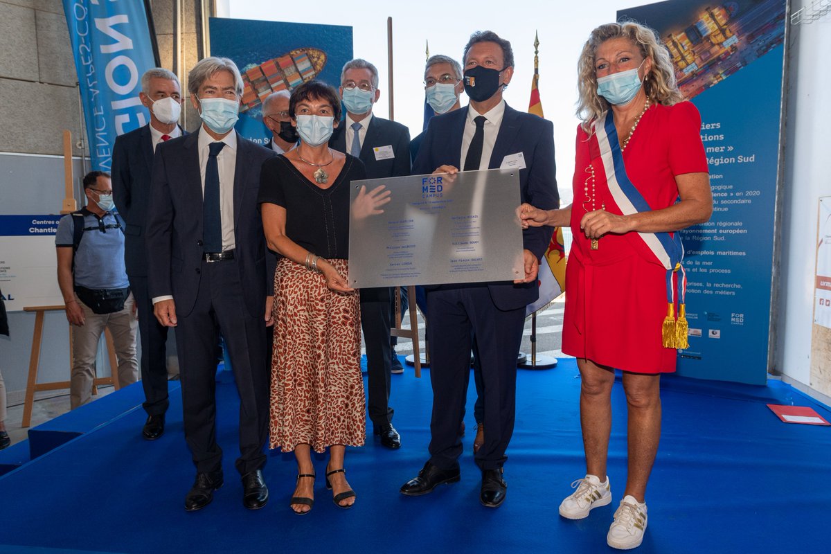laseynesurmer's tweet photo. 🌊 Hier, la ministre de la #Mer @AnnickGirardin a choisi #LaSeyneSurMer pour aborder les questions de #formations aux #MétiersDeLaMer, de recherche & innovation et a inauguré le campus des métiers de la mer et des qualifications « #4MED training » 👉 https://t.co/sDkwHIrM0k https://t.co/4XHfbKdN7y