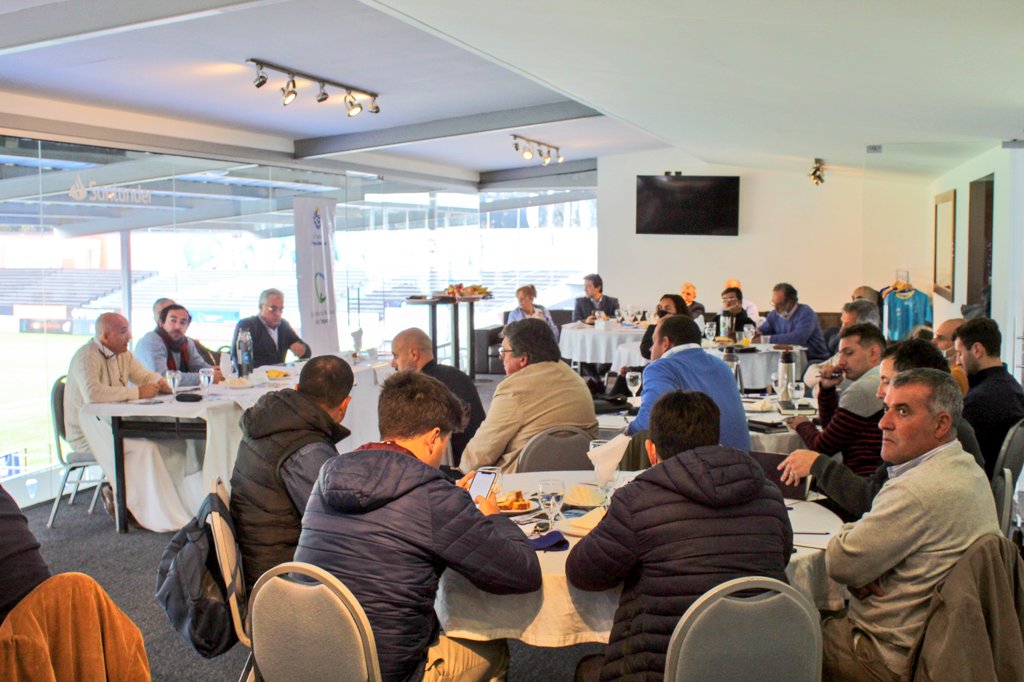 UyDeporte's tweet photo. A esta hora en el Estadio Charrúa se lleva a cabo la reunión de trabajo entre las autoridades de la #SND y los 19 Directores de Deporte que conforman la Comisión Interdepartamental de Direcciones de Deportes. https://t.co/oaUFr0wkGZ