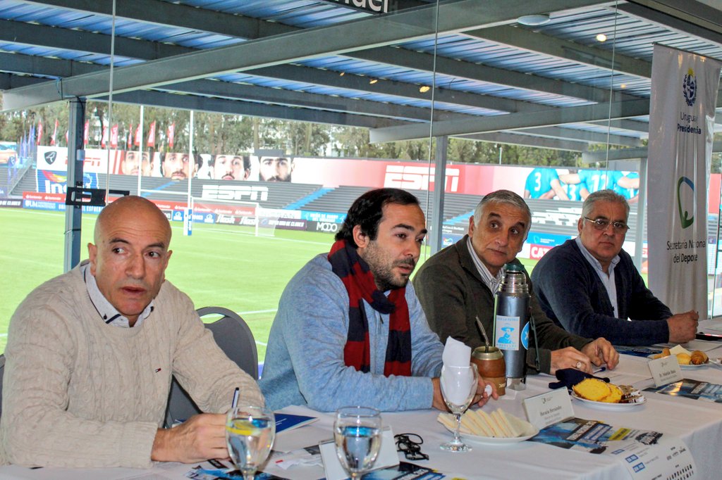 UyDeporte's tweet photo. A esta hora en el Estadio Charrúa se lleva a cabo la reunión de trabajo entre las autoridades de la #SND y los 19 Directores de Deporte que conforman la Comisión Interdepartamental de Direcciones de Deportes. https://t.co/oaUFr0wkGZ