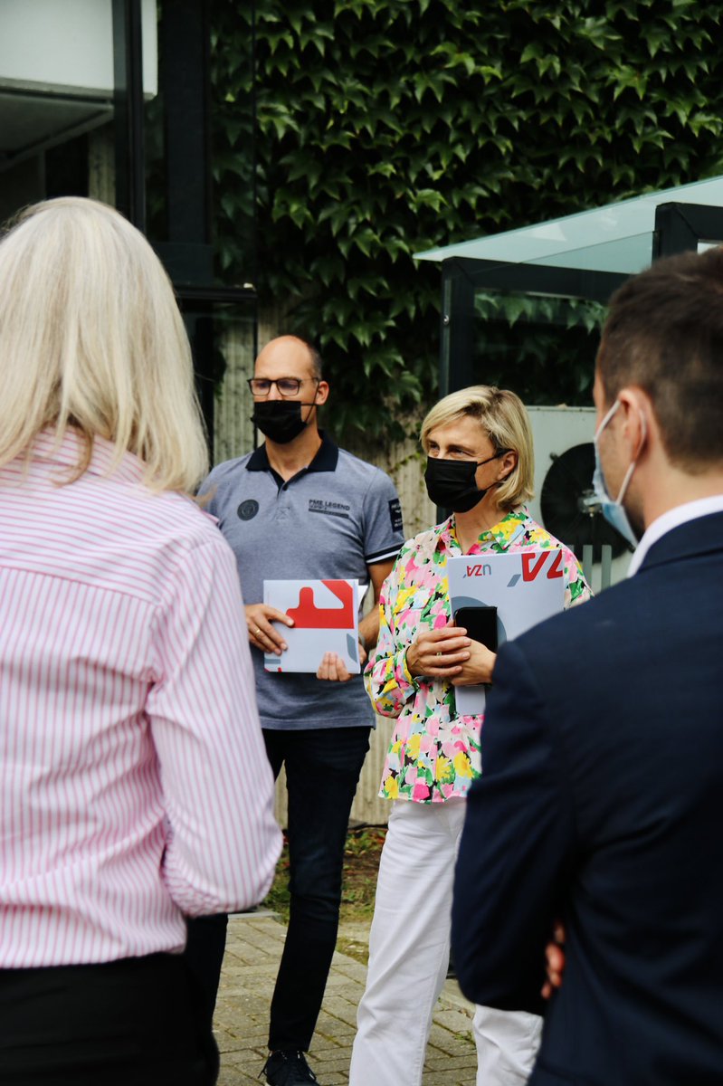 Aftrap gegeven van maatschappelijk relevant onderzoek #HearAgainWorkAgain , <a href="/UZAnieuws/">UZA</a> @Cochlear_Europe 🦻 In partnerschap onderzoeken wat de effecten van een gehooroplossing op de kwaliteit van het leven, het welzijn en de productiviteit op het werk zijn. Succes 👍