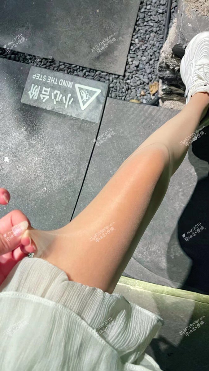 福利姬伍翩翩分享的黄推图片4 - 网红私拍内容