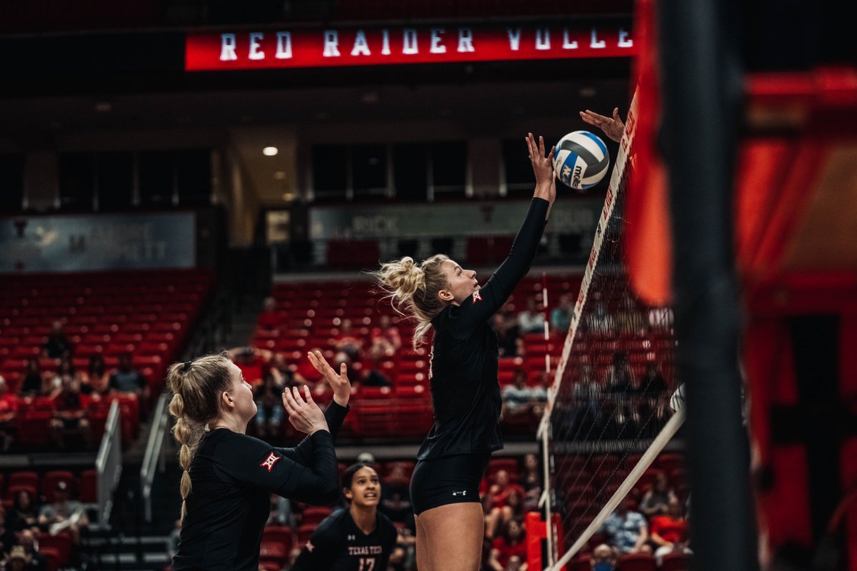 TexasTechVB's tweet photo. This is a @BrookeKanas stan account. 🤩

- First in the Big 12, seventh in the NCAA in hitting % (.481)
- Seventh in the Big 12 in blocks/set (1.28)
- 34 kills (3.4 k/s), 14 blocks (1.4 b/s) last week
- Hit .615 on the weekend

🔴#WreckEm⚫️ https://t.co/QGzepWxV4o