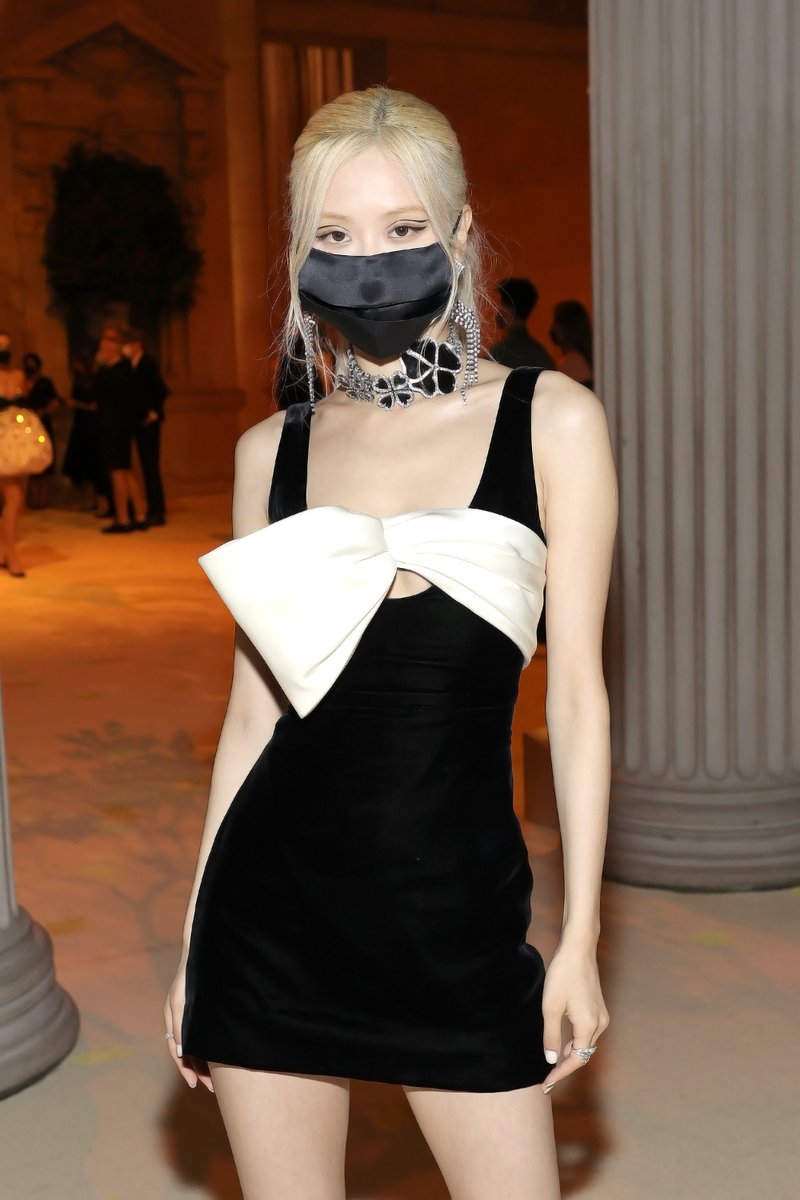 enews's tweet photo. Look at her she's never coming down: Rosé made history last night at the #MetGala becoming the first female K-pop star to attend, alongside rapper CL. https://t.co/p5OqI43Jhu