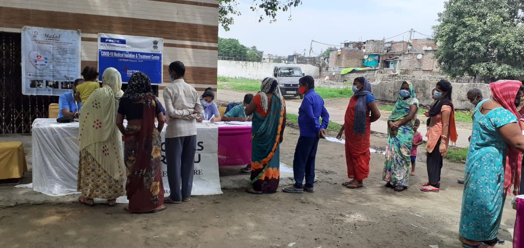 DMCentralDelhi's tweet photo. #MadadVahini a Noble #initiative started by @DMCentralDelhi and @DFYIndia has been reaching out to many #people continuously.
Today with assistance of NGO @RailwayChildInd, #Medical_aid was provided to 85 #beneficiaries at #slums of Daya Basti.

#ThereToCare
#Madad_a_helping_hand https://t.co/ELDsxwNhz8