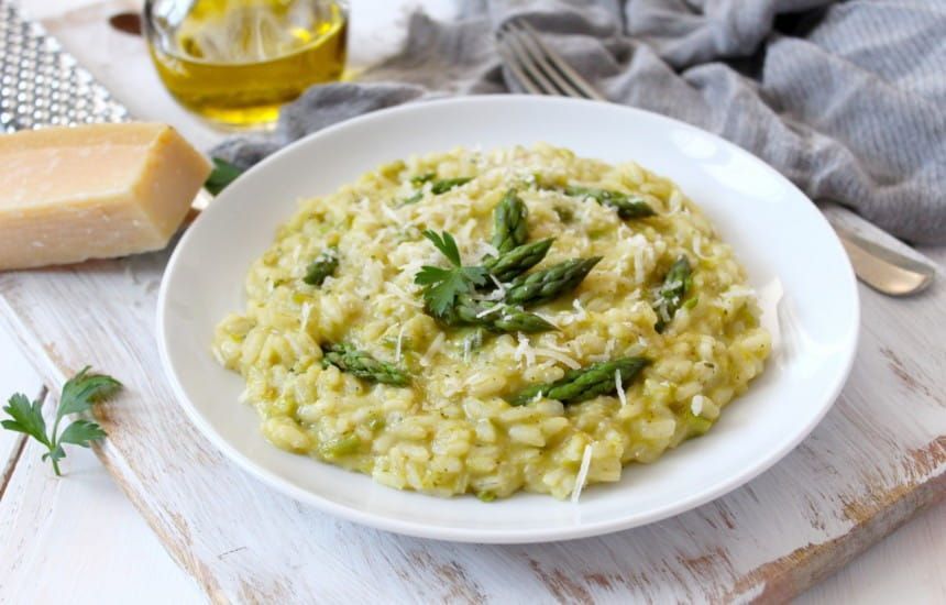 If you're making risotto tonight should you reach for a bottle of red or white? Depends on the other ingredients buff.ly/2D2gSD2 #nationalriceweek