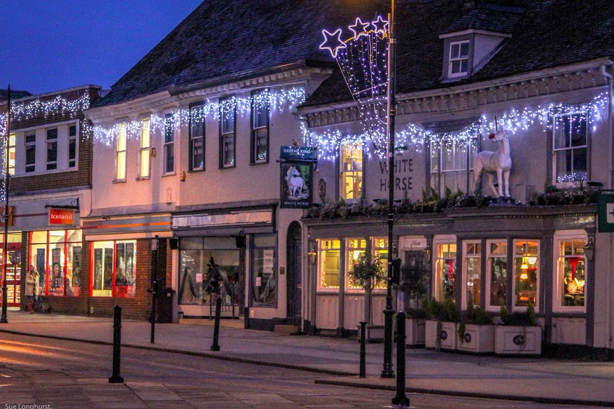 Planning a winter getaway? 

Explore seasonal #SudburySuffolk with a series of  events from festive Dickensian guided tours, markets, fairs, architecture trails, frosty meadow walks and cosy pubs.  

Find your perfect place to stay > sudburytowncouncil.co.uk/stay

#visitsudbury