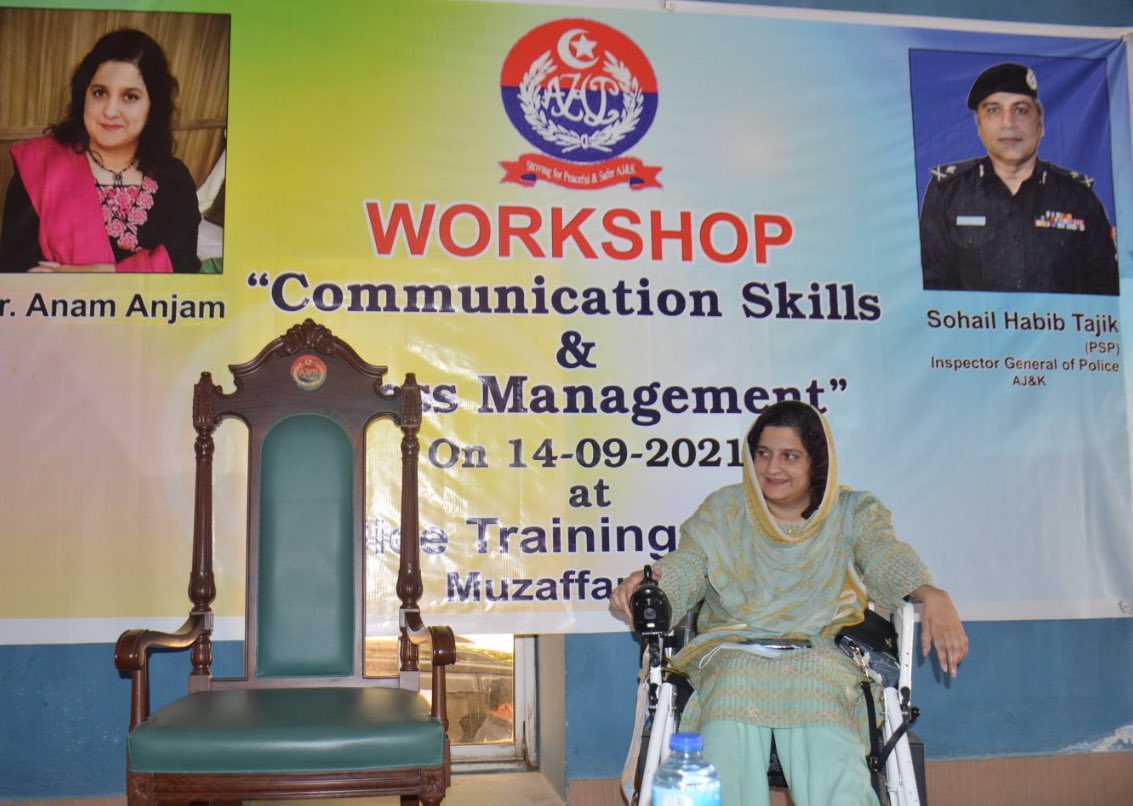 DrTajikSohail's tweet photo. Dr Anam Najam, Pakistan’s first quadriplegic Psychiatrist, had an interactive session with AJK police. Dr Anam is graduate of Ayub Medical College &amp; Kings College London. In 2008, she lost control over all her four limbs when a bullet from robbers injured her neck. https://t.co/z7gi65UyTh