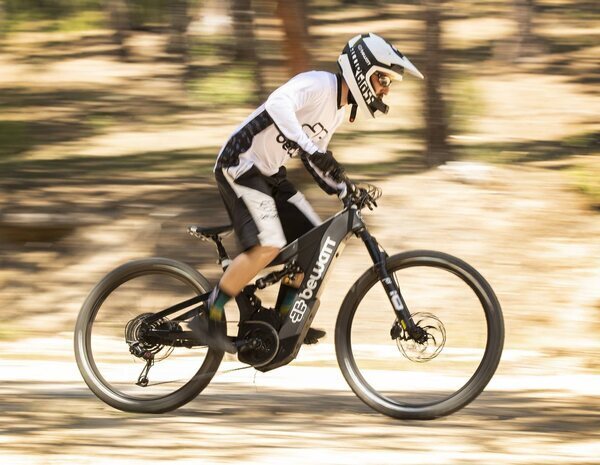 motor16's tweet photo. #Bewatt es la nueva marca española que reinventa el deporte de aventura: https://t.co/uLMMjpOUoC https://t.co/tLnTiX4NDR