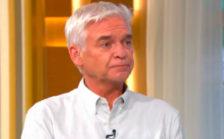 MirrorTV's tweet photo. Phillip Schofield makes dig at Prince Andrew’s ’sweating’ problem during lawyer chat ON #ThisMorning
https://t.co/n1EWvUPvpv https://t.co/NWKNGvDxKF