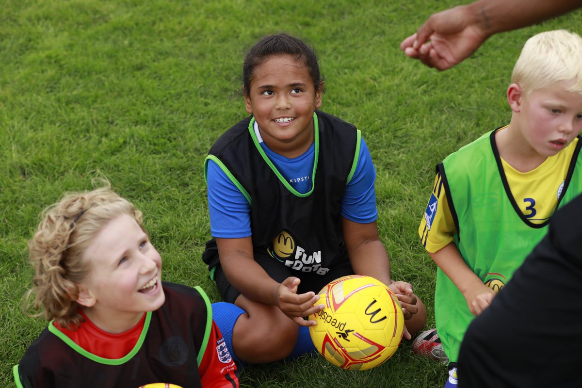 FunFootballUK's tweet photo. Our pledge to #GetOnside is to provide 1.5 million hours of free @McDonaldsUK Fun Football coaching over the next 12 months to enable girls of all abilities, aged 5-11, to take their first steps in the beautiful game | @WomeninFootball 
 
https://t.co/7Hye32VFEc https://t.co/wjZkvKz63l
