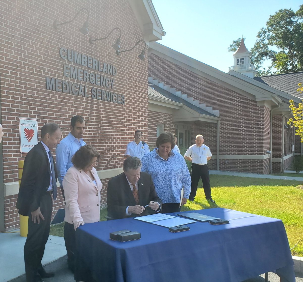 Megan Tucker tweet media