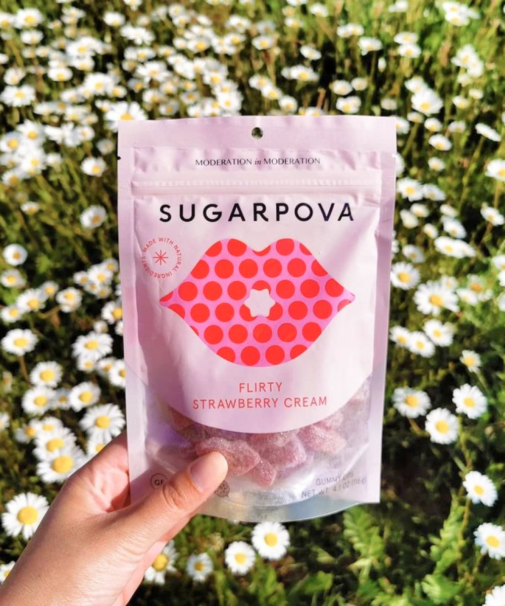 Wild strawberry meets fresh cream in a delicious swirl made to delight.  Thank you @thesugarpovadiaries for capturing

#flirty 
#strawberrygummy