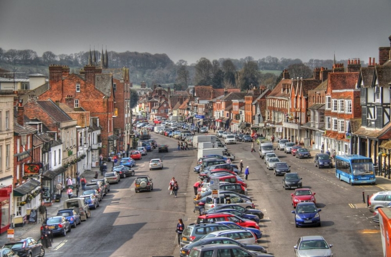 baydonflyers's tweet photo. @adamtranter Marlborough High Street - the widest in the UK. This photo is actually from Marlborough Town Council's website with a catchy "Parking in Marlborough is always handy for the High Street" 😂https://t.co/7ia7GeNPHi https://t.co/CyTtAJ91bE