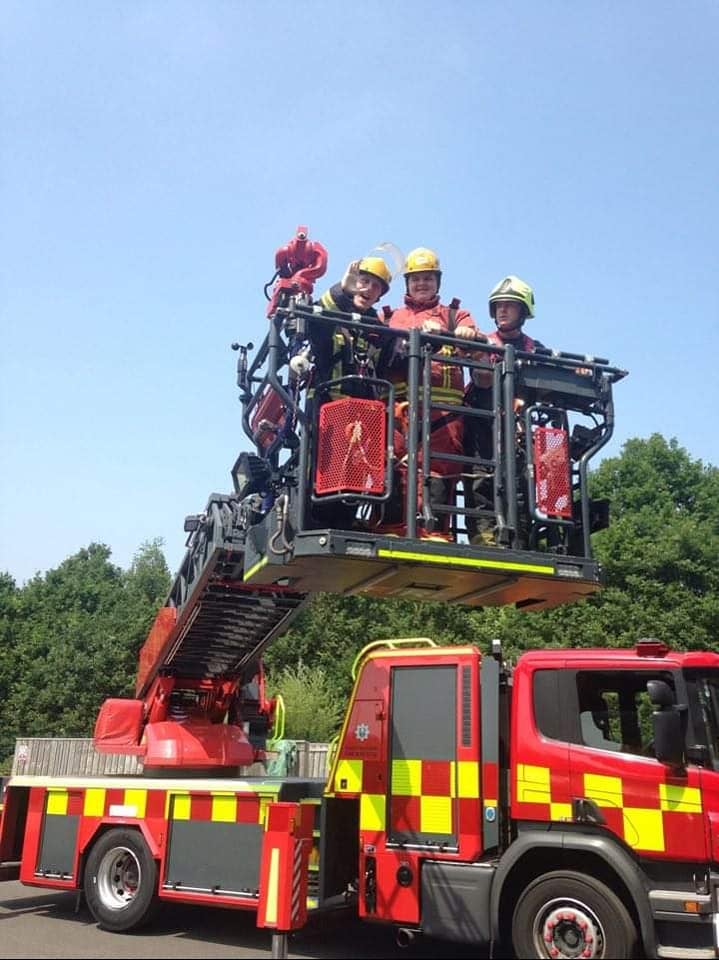Do you know somebody who could join our #PrincesTrust team in partnership with <a href="/SYFR/">South Yorkshire Fire</a>?

They need to be between 16-25 to take part, they will learn new skills, gain 4 qualifications and take part in a residential trip. 

Interested? Contact princestrust@syfire.gov.uk
