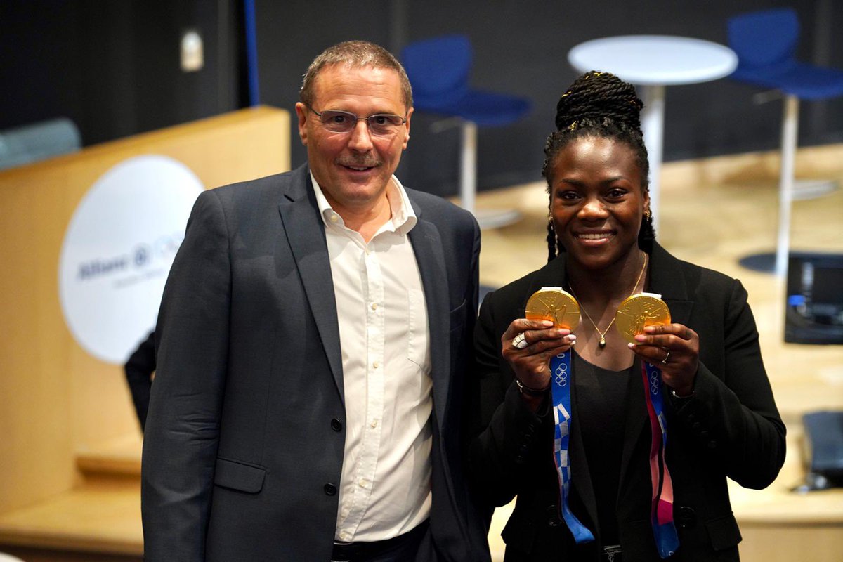 Nous avons eu le plaisir d’accueillir aujourd’hui nos champions de la #TeamAllianz de retour de #Tokyo2020! Merci à eux d’avoir partagé leur expérience unique avec les collaborateurs de <a href="/allianzfrance/">Allianz France</a> <a href="/LeVestiaireAZ/">Le Vestiaire Allianz 🏆</a> <a href="/Gnougnou25/">AGBÉGNÉNOU Clarisse</a> <a href="/jeanjeanbmx/">Anthonyjeanjeanbmx</a> <a href="/SoldeTyphaine/">Typhaine</a>