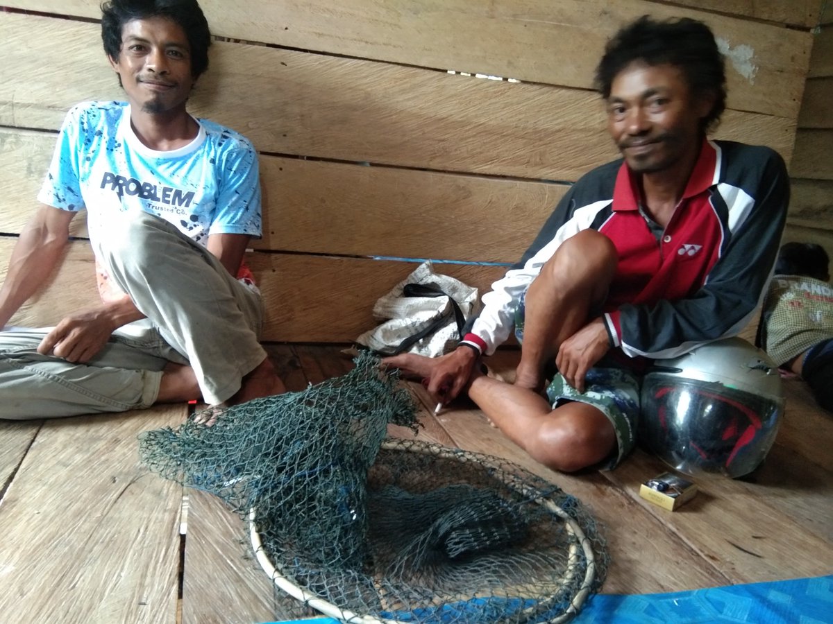 muliana130583's tweet photo. Hari Selasa (14/9/21) pukul 12.30, Muliana, S.Pi PPB Buton Utara di KUB Labokeo Jaya Desa Lapandewa Kec. Kulisusu Barat, Kegiatan pendampingan perbaikan dan perawatan alat tangkap kepiting (bubu kepiting bakau)
#GiatLuhkanSatminkalMaros
#ButonUtara https://t.co/wYFo1BxTXp
