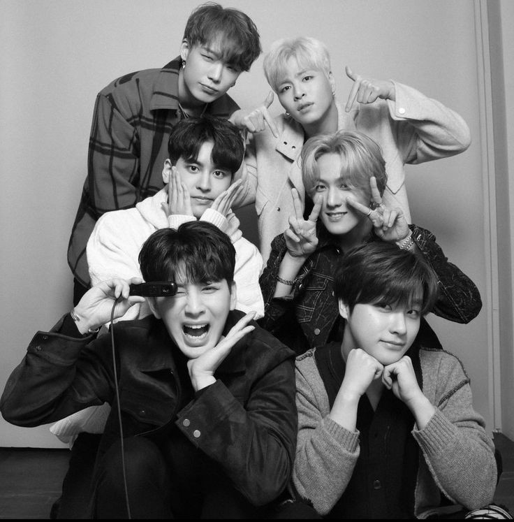 whattheblack_'s tweet photo. HAPPY ANNIVERSARY iKON!!! ❤️🖤
#iKON #아이콘
#아이코닉6주년축하해
#TO6ETHERwithiKONIC
#아이콘6주년축하해
#6YearsWithJinhwan
#6yearswithYunhyeong
#6YearsWithBobby
#6YearsWithBi
#6YearsWithDonghyuk
#6YearsWithJunhoe
#6YearsWithChanwoo
#6YearsWithiKON https://t.co/UtasYkZiuf