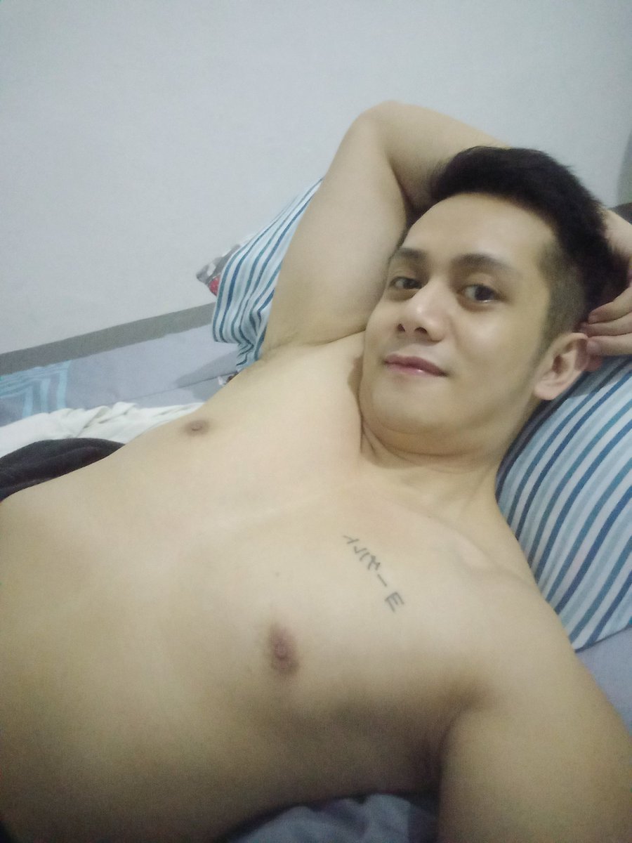RyanUAE2's tweet photo. Can we hug like a friend or kiss like a friend? Any taker? #bewithme #alone #iwantsomeone https://t.co/WZwIxWe0YP https://t.co/oKGpIzYIze
