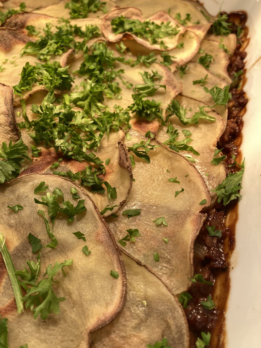 ChefRobWilliams's tweet image. Lovely vegetarian hot pot today with braised red cabbage. Oh and a favourite raisin flap jack. @HolroydHowe @RydalPenrhos @Traceykeane123